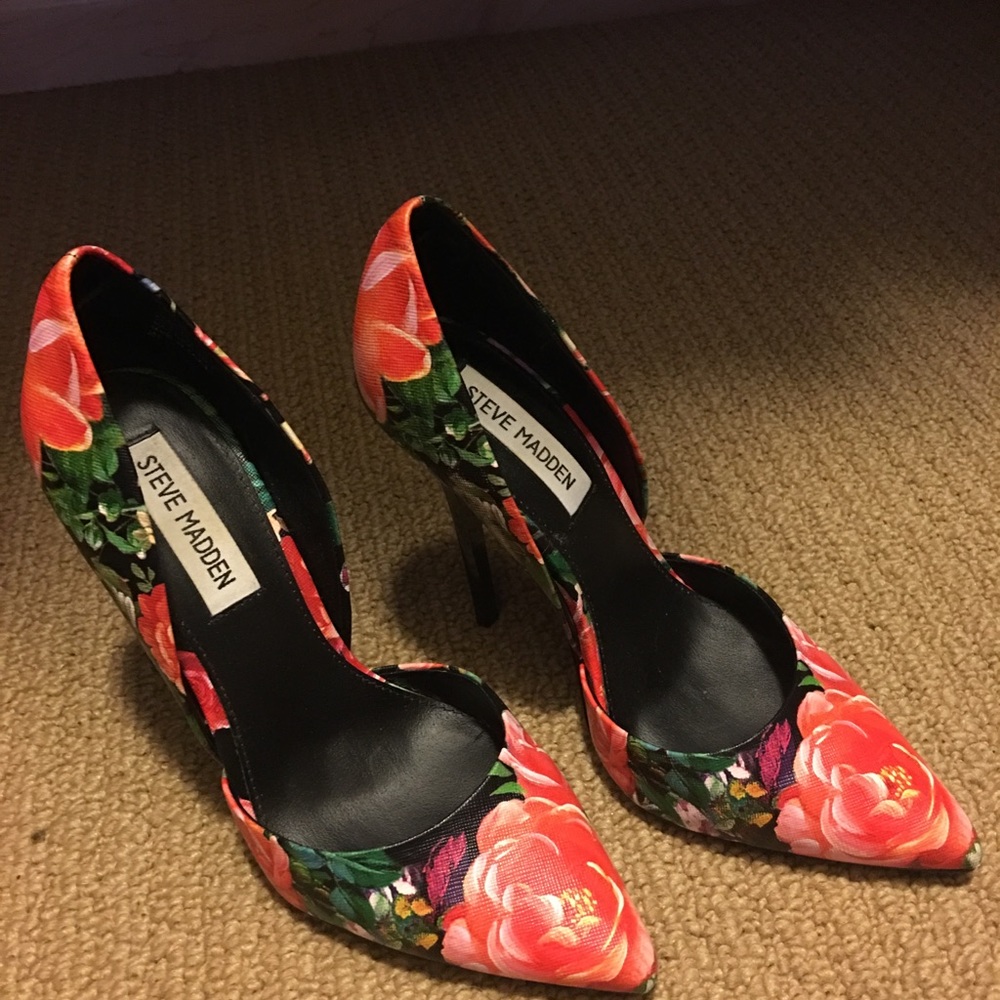 Steve Madden red floral heels - 7.5